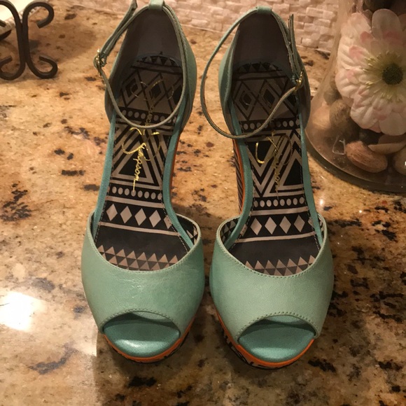 Jessica Simpson wedge sz 7 - Picture 2 of 5